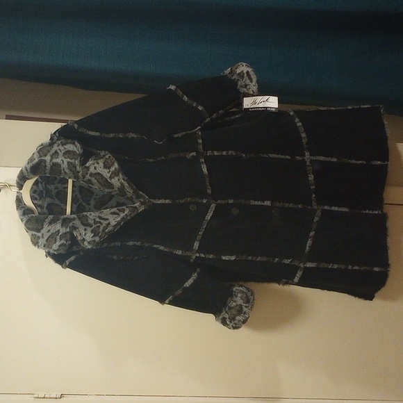 Reversible Leather Faux Fur Coat - Picture 17 of 17